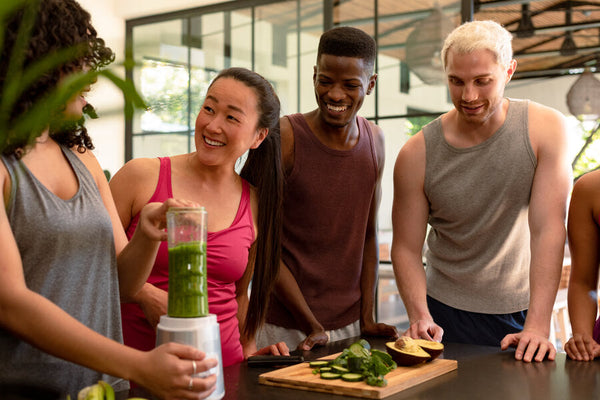 Biotina en alimentos: cuáles tienen más en Colombia y cuándo un suplemento tiene sentido