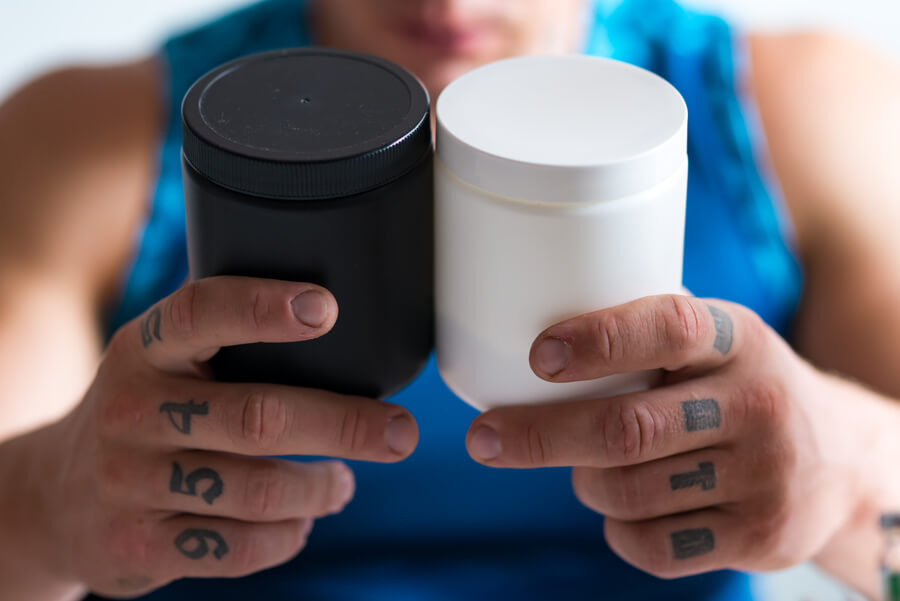 ¿Dónde puedo revisar opiniones de usuarios sobre creatina monohidratada vendida en Colombia?