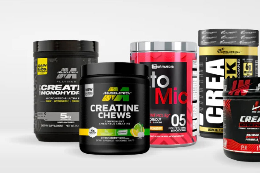 Creatinas - Suplementos deportivos (creatina y gummies) en envases negros y rojos sobre fondo neutro.
